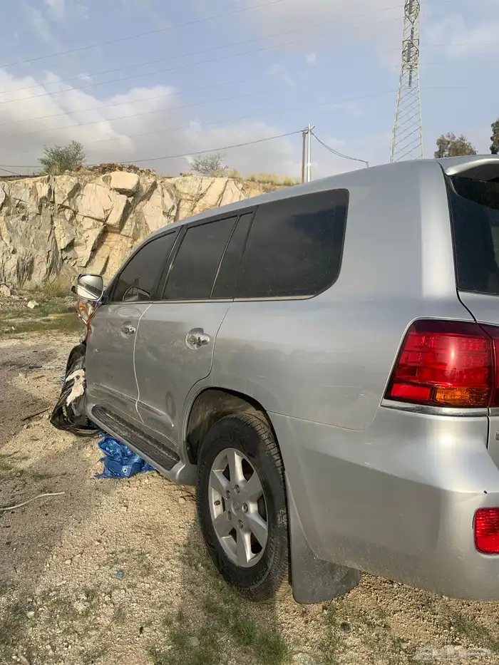 جيب لكزس مصدوم 11