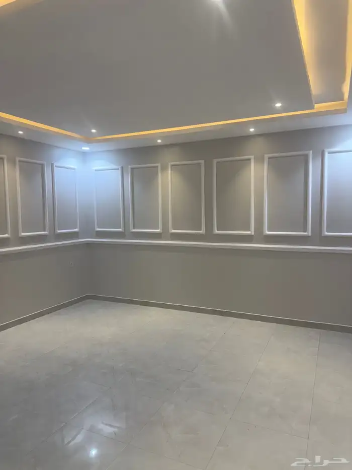 فيلا درج داخلى للإيجار بحى الخليج شرق شارع سلمان الفارسي 12