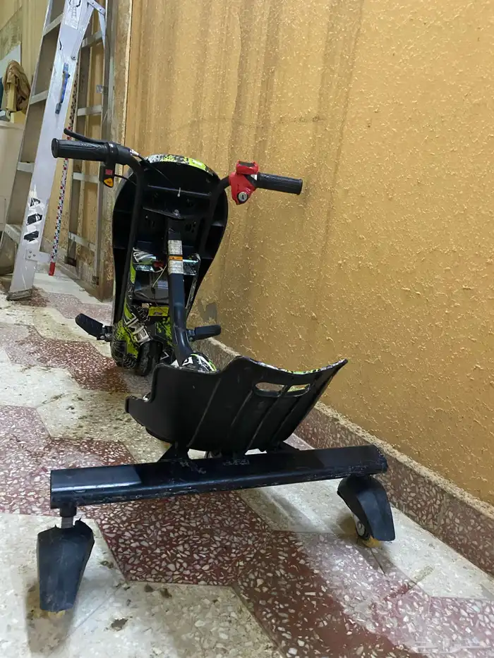 سكوتر شغال شاحن ضايع المفتاح موجود السعر 200 0