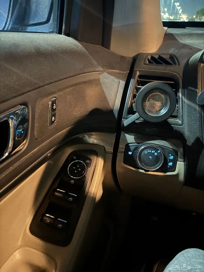 2014 Ford Explorer 14