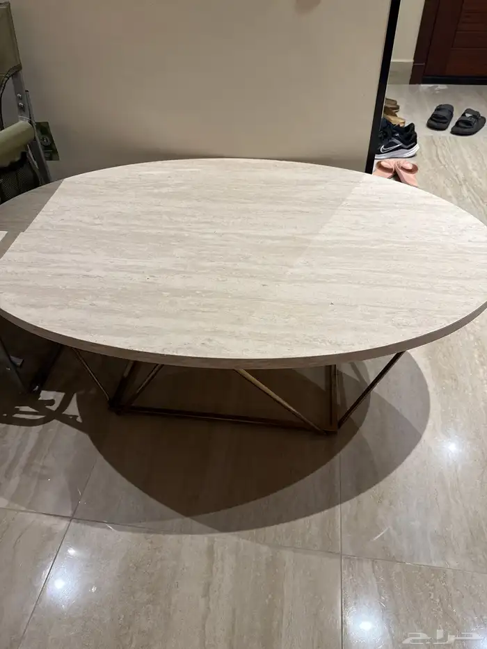 طاولات - خدمة - تلفزيون 2