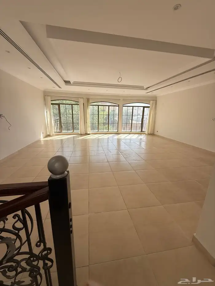 فيلا فاخره للايجار في حي البستان التكييف راكب 7