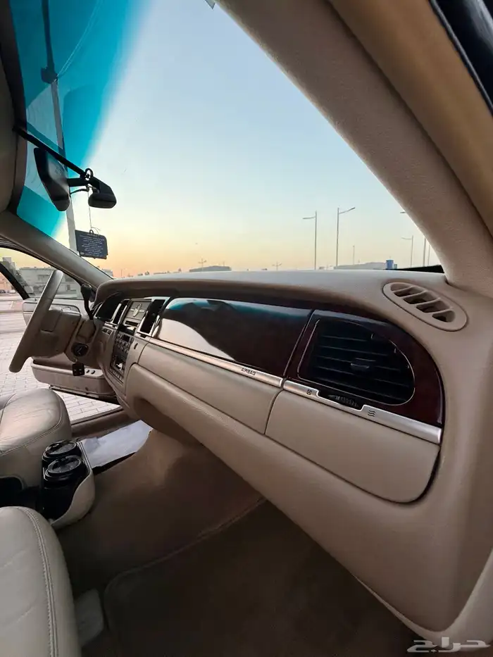 لينكون تاون كار لارج L ( مخزن 95الف ) سعودي 2011 بدي وكالة 40