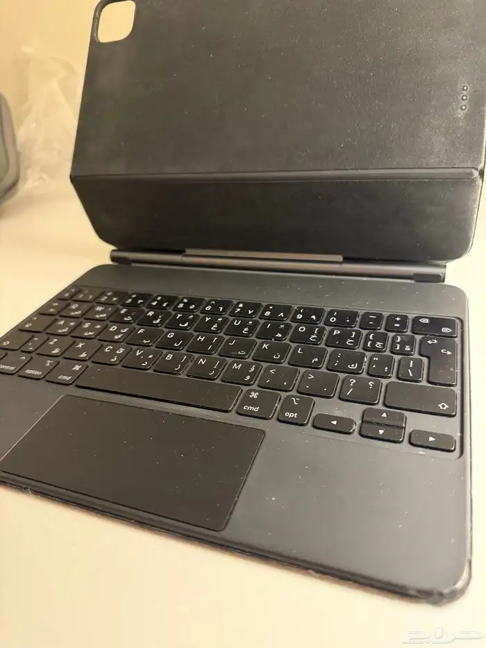 ماجيك كيبورد 4