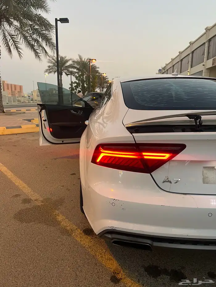 اودي اي 7 - Audi A7 line 2016 0