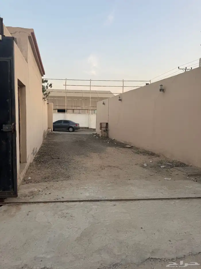 ارض للايجار الالفيه الشهبي 8