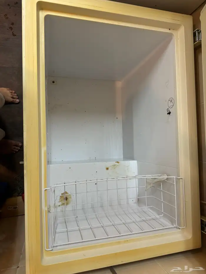 للبيع فريزر يوجين وثلاجة هايسنس 1