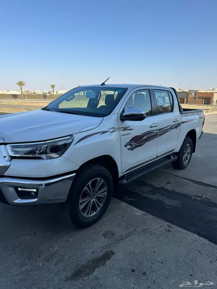 للبيع هايلكس 2023 بنزين 0