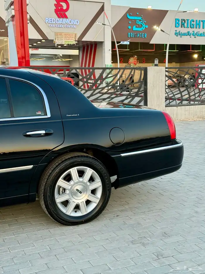 لينكون تاون كار لارج L ( مخزن 95الف ) سعودي 2011 بدي وكالة 4