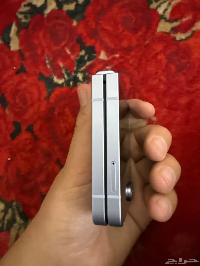 سامسونج زد فليب جوال زيرو استخدام قليل جدا 5