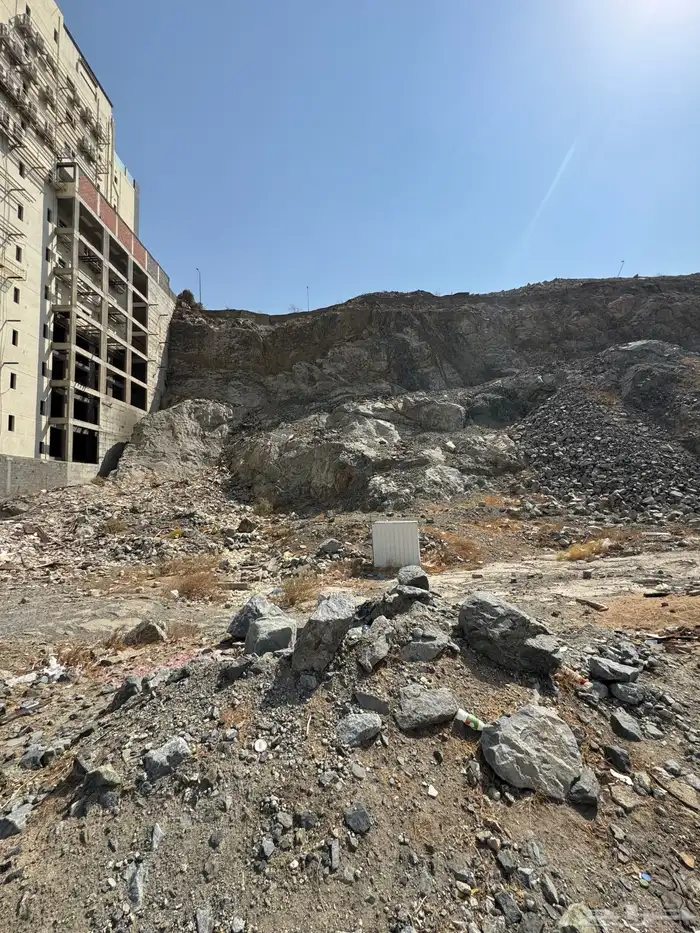 ارض للاستثمار حي الحمراء 5