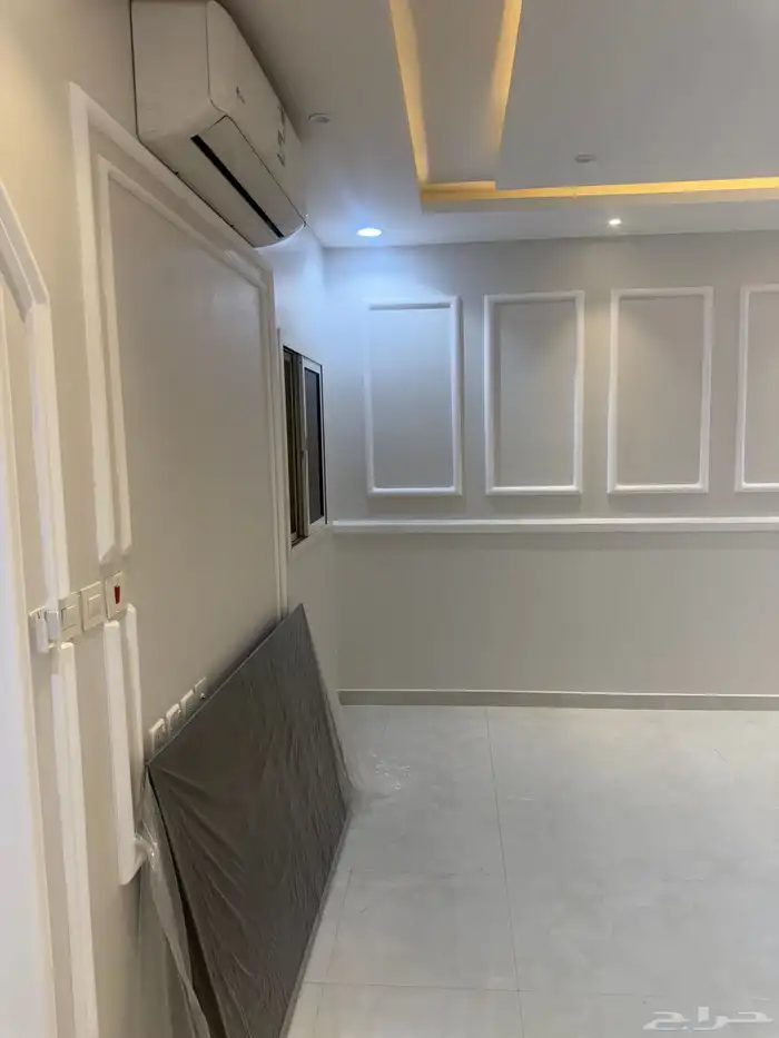 فيلا درج داخلى للإيجار بحى الخليج شرق شارع سلمان الفارسي 13