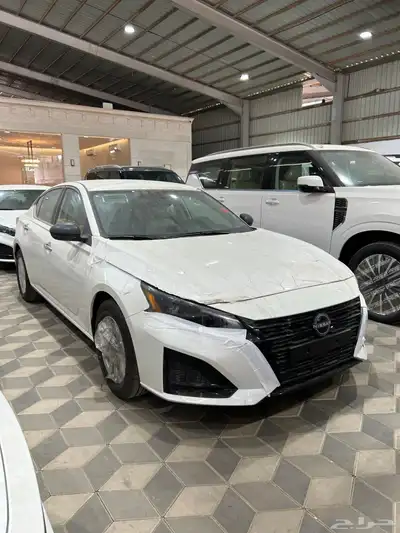 نيسان التيما 2026 استاندر خليجي الألوان المتوفرة فضي وأبيض index