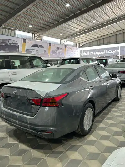 نيسان التيما 2026 استاندر خليجي الألوان المتوفرة فضي وأبيض index