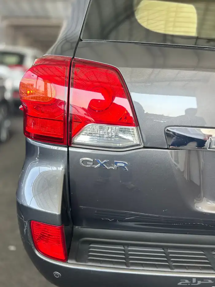 تويوتا  لاندكروزر   2013 6 سلندر 4