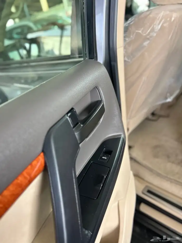 تويوتا  لاندكروزر   2013 6 سلندر 13