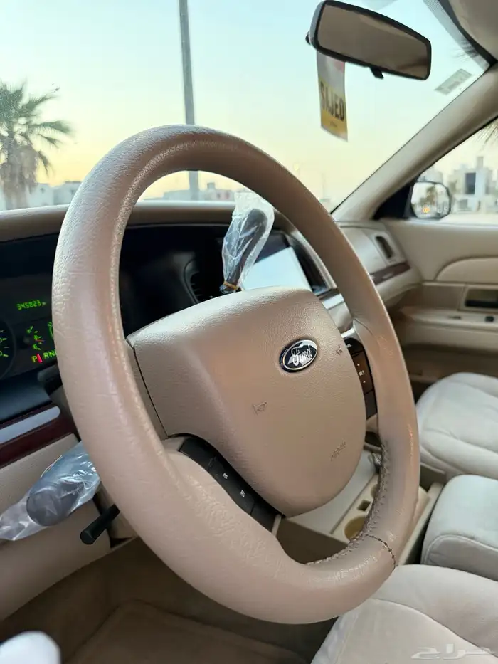 فورد كراون فكتوريا 2012 سعودي ( استخدام شخصي ) 32