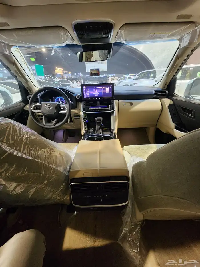 تيوتا لاند كروزر اصفار2025 8