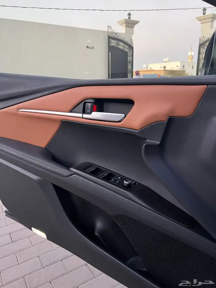 كامري 2025 قراندي بنزين اربع سلندر شبه جديده 25