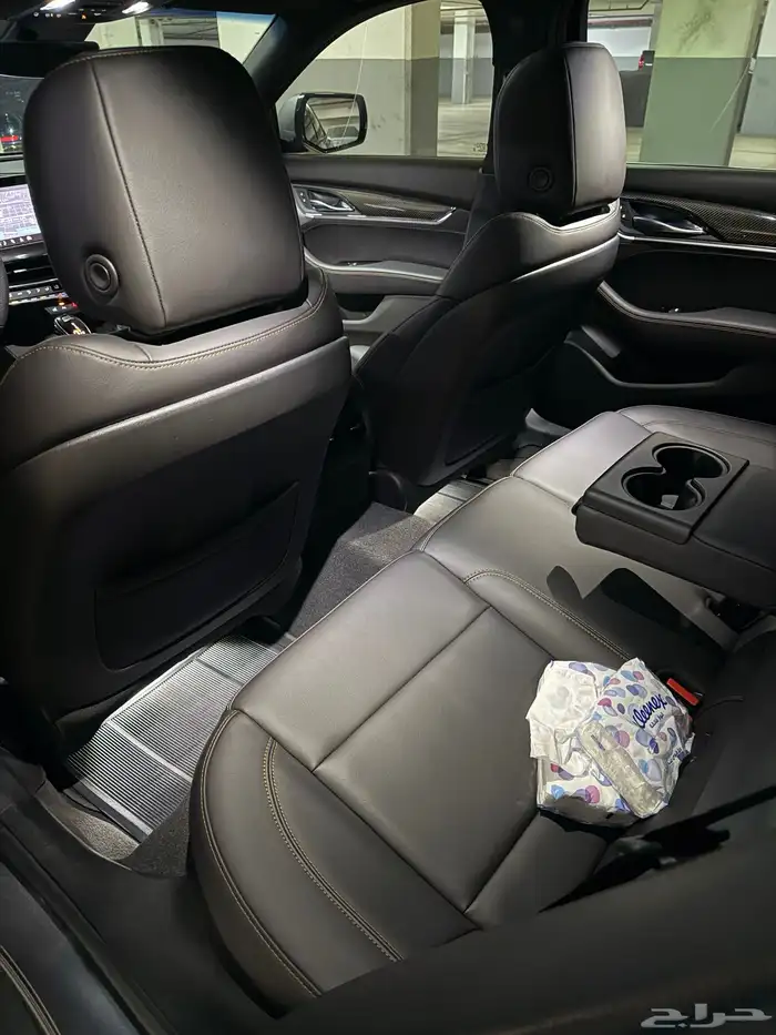 كاديلاك CT5 كالجديد ممشى قليل عالضمان والصيانة المجانية 10