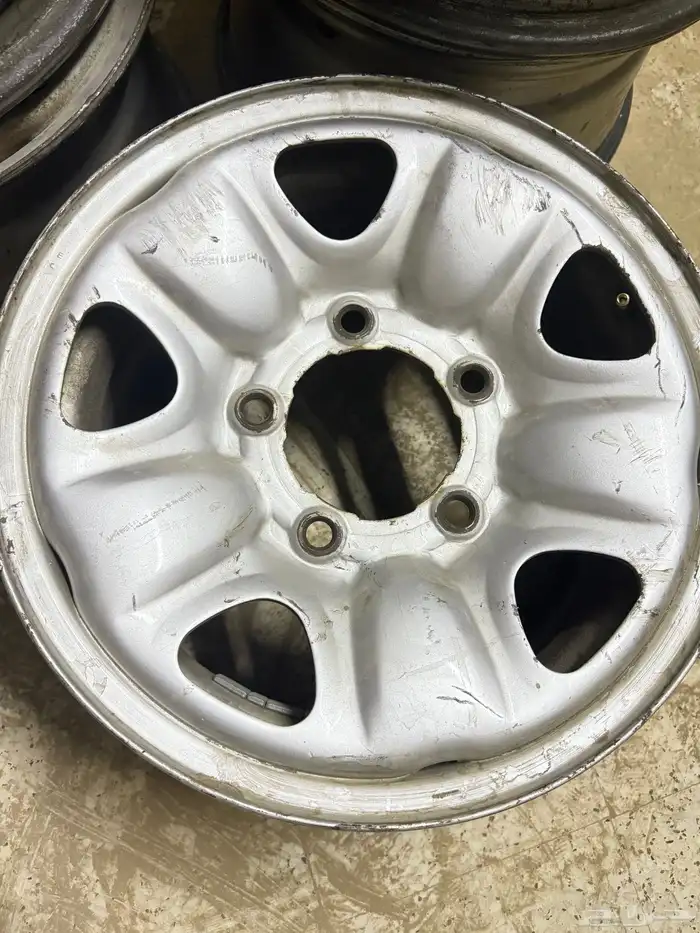 للبيع جنوط 16حديد 5 مسامير 0