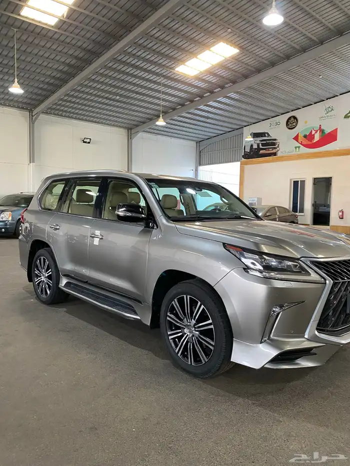 لكزس LX570 2017 ممشى قليل 2