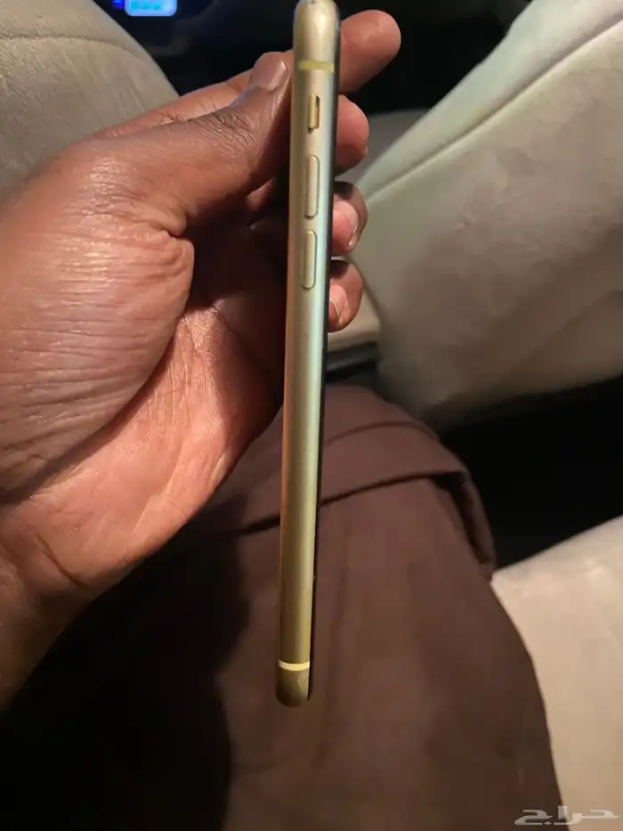 ايفون XR نظيف 4