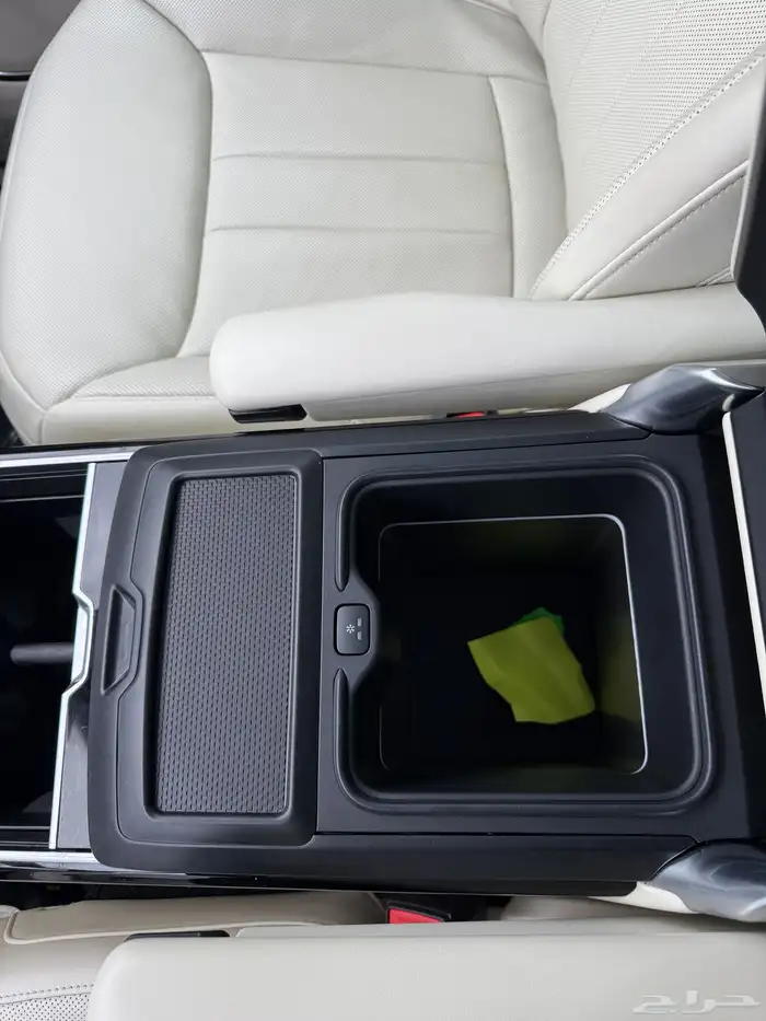 للبيع رانج روفر فوج 2023 - V8 وارد كندا بسعر منافس جدا 12