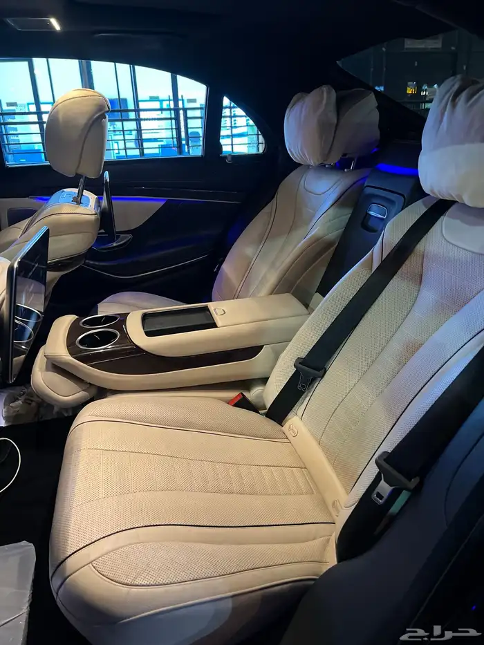 مرسيدس 2018 اسود نظيفه 17