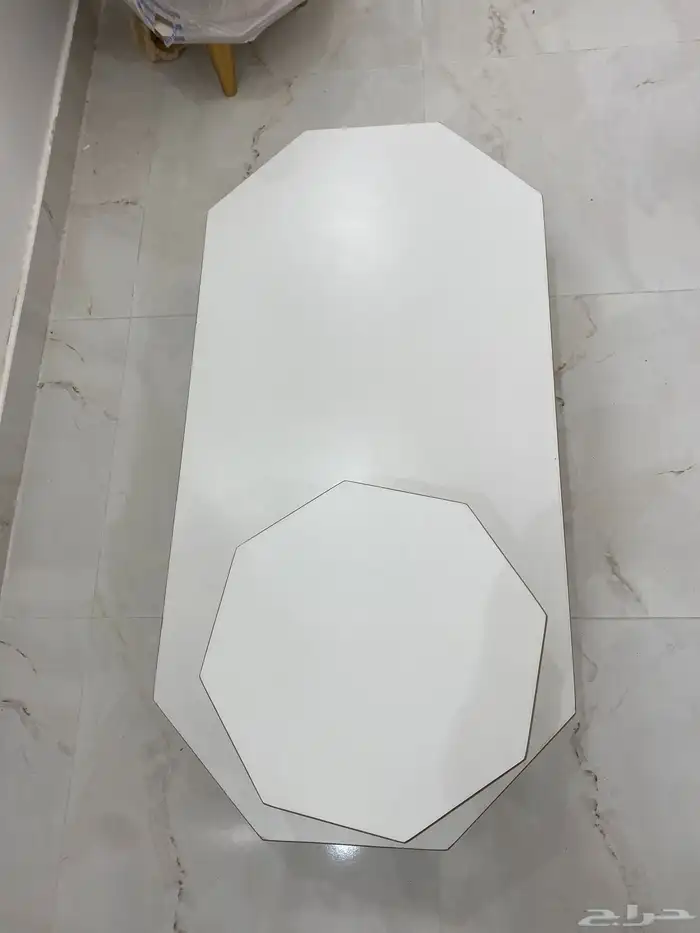 طاوله كنب مع 4تقديم  طاوله ارضيه مع 8قطع تقديم  طاوله شاشه 1