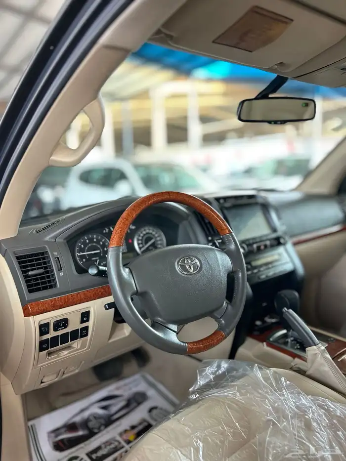 تويوتا  لاندكروزر   2013 6 سلندر 7