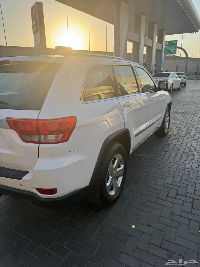 البيع سمع للصامل جراند شيروكي 2012 نظيف 2