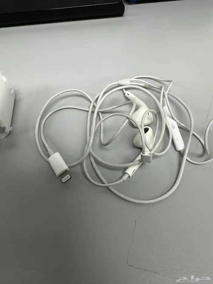 ابل راس شاحن و سلك شاحن و سماعات اصلي فقط للبيع 3