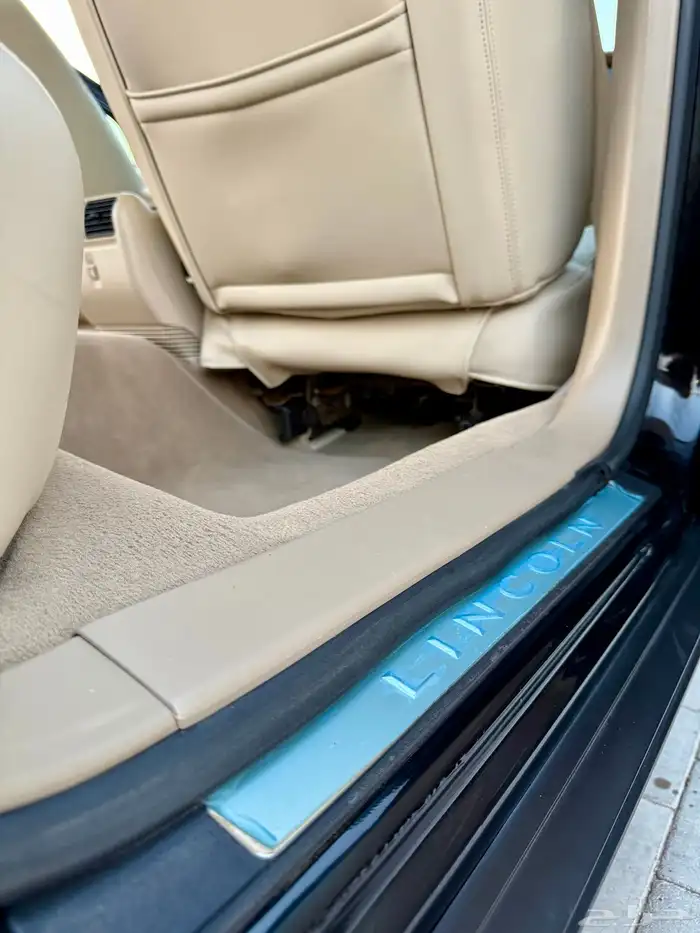 لينكون تاون كار لارج L ( مخزن 95الف ) سعودي 2011 بدي وكالة 34