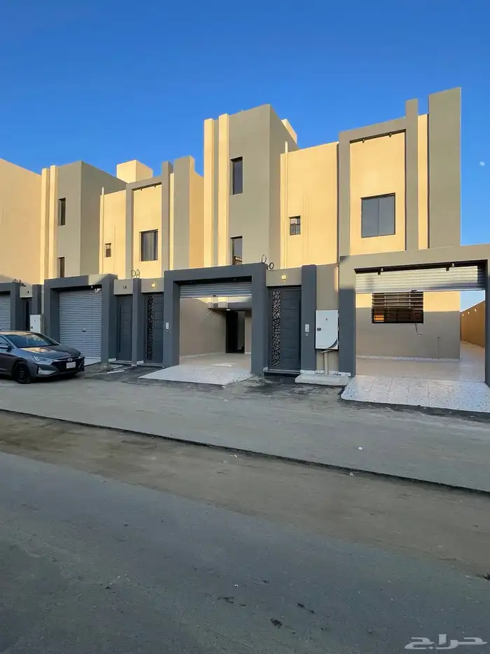 للبيع روف علوى دور ثانى مع ملحق ببايكة سياره من 750 الف 0