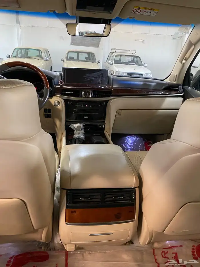 لكزس LX570 2017 ممشى قليل 6