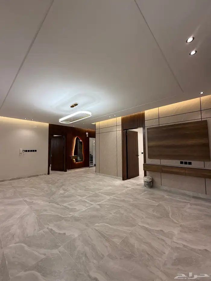 للبيع شقة 6 غرف بأبها بسطح مطل ومصعد خاص داخل الشقة للسطح 17