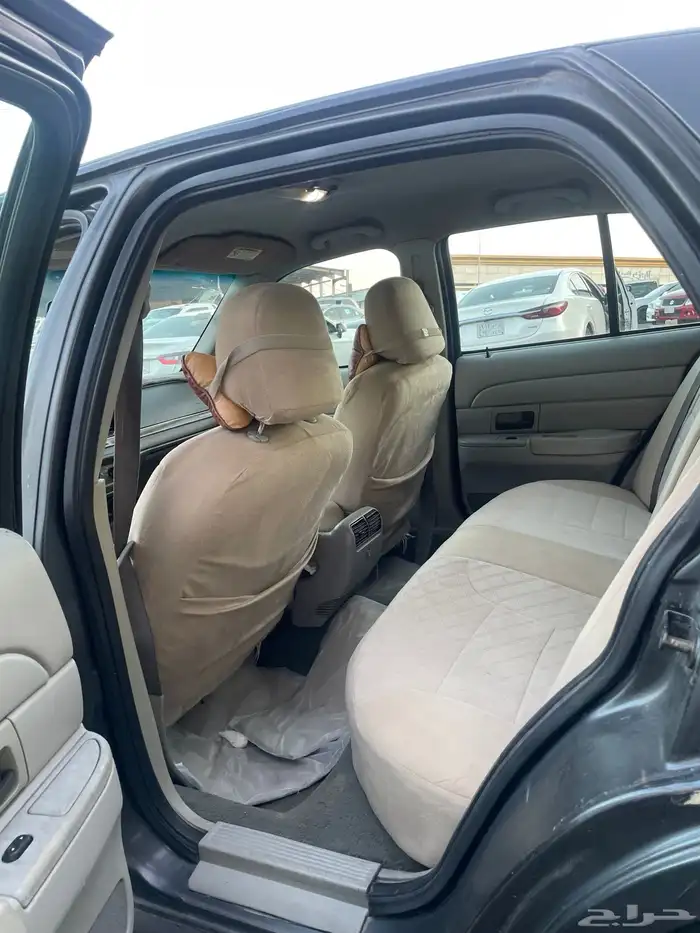 فورد كروان فيكتوريا 3