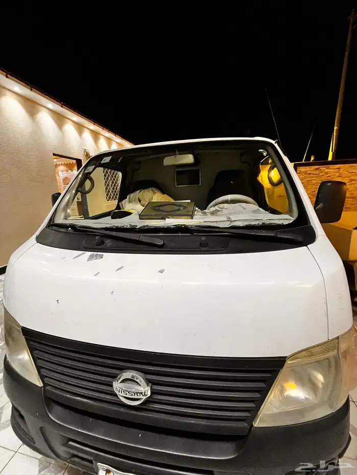 باص نيسان ثلاجة بضاعة 2009 ممشى قليل 4