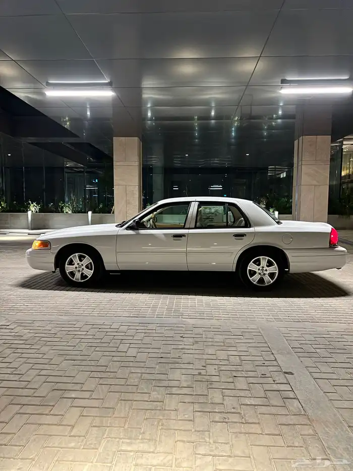 فورد فكتوريا مخزن 0