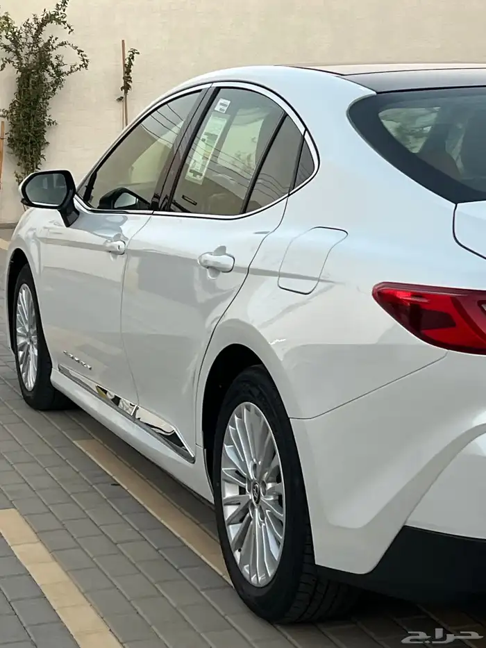 كامري 2025 قراندي بنزين اربع سلندر شبه جديده 3