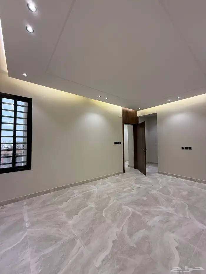 للبيع شقة 6 غرف بأبها بسطح مطل ومصعد خاص داخل الشقة للسطح 33