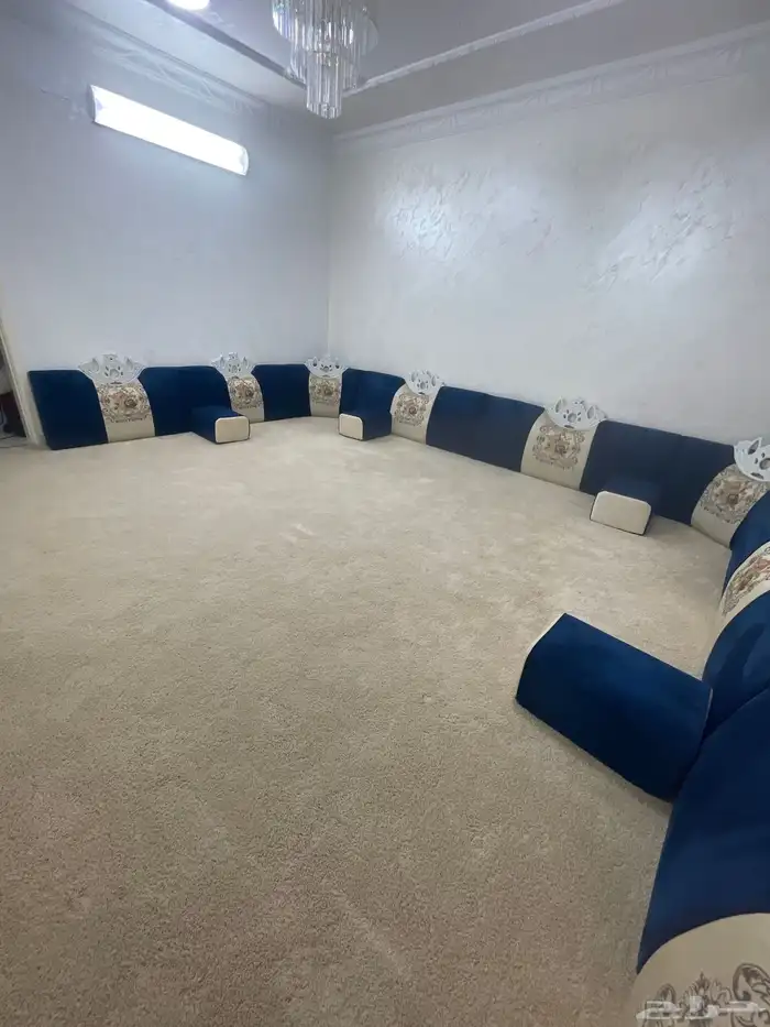 مخاد ومساند مع الفرشه 0