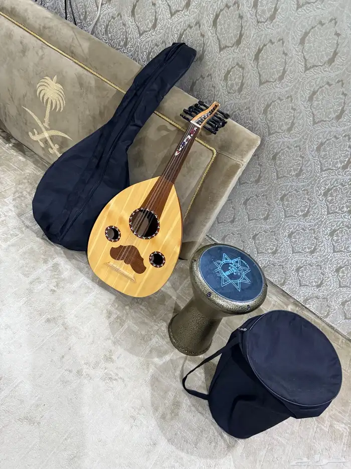 آلة عود وطبلة 1