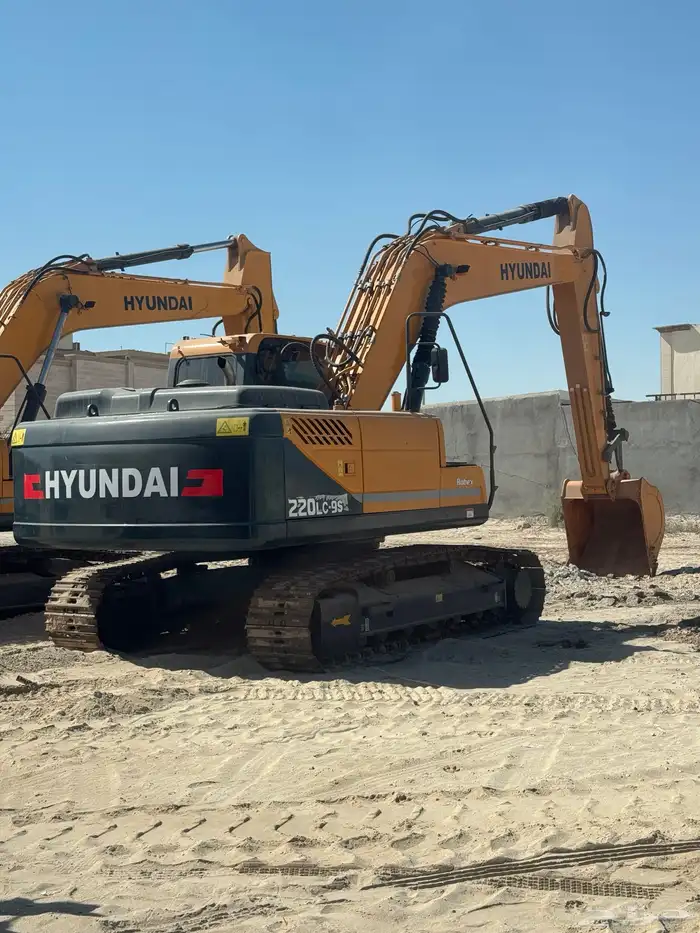 بوكلين هيونداي كوري 220 للبيع 1