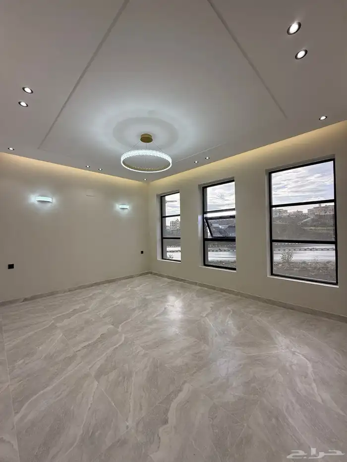 للبيع شقة 6 غرف بأبها بسطح مطل ومصعد خاص داخل الشقة للسطح 8