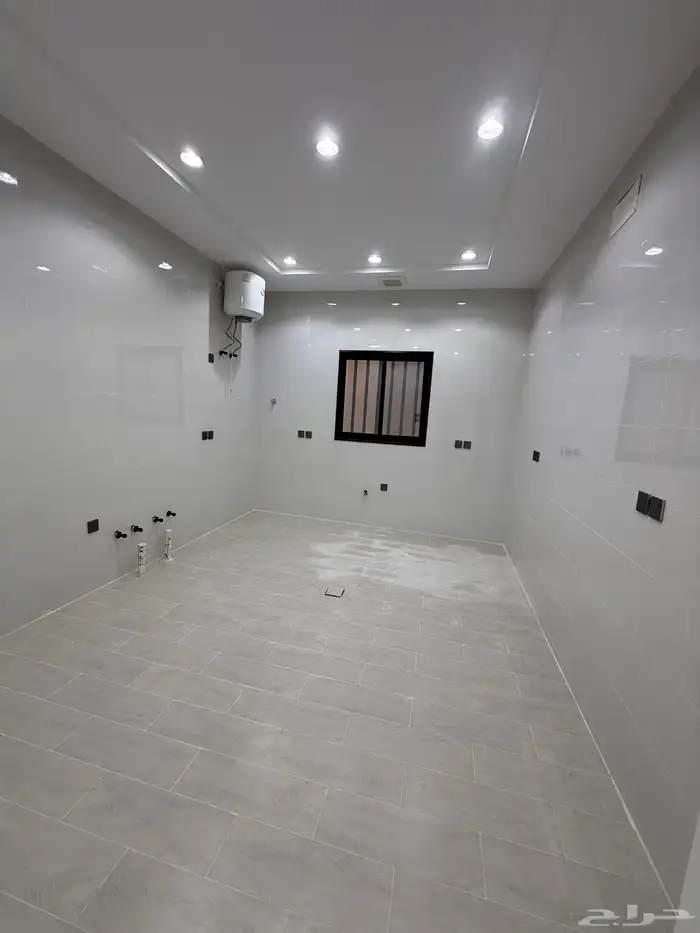 للبيع دور ارضي علي شارعين وشقق علويه بسطح خاص المحاله ابها 16