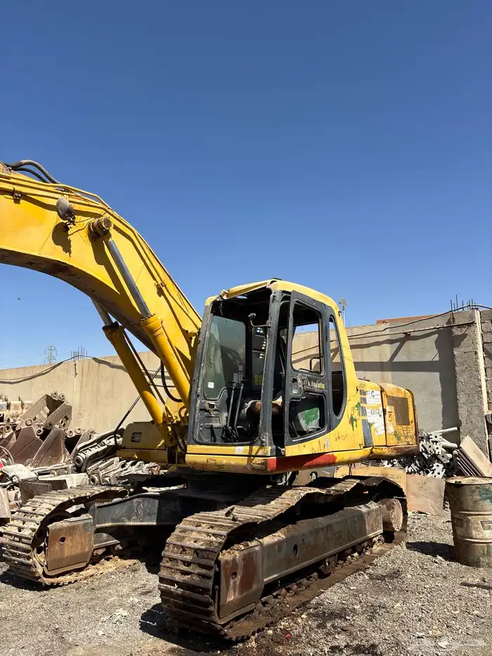 بوكلين كوماتسو موديل 2000 0