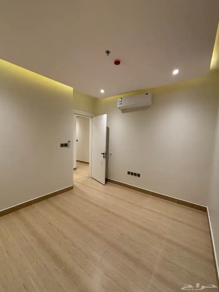 شقة فاخرة للإيجار في حي الياسمين 12