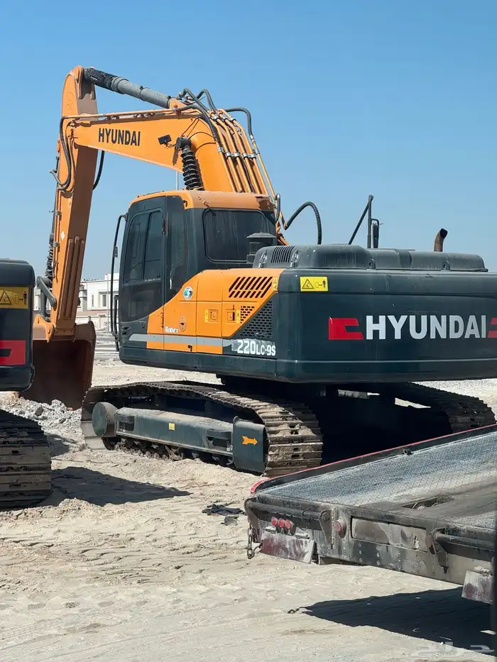 بوكلين هيونداي كوري 220 للبيع 0